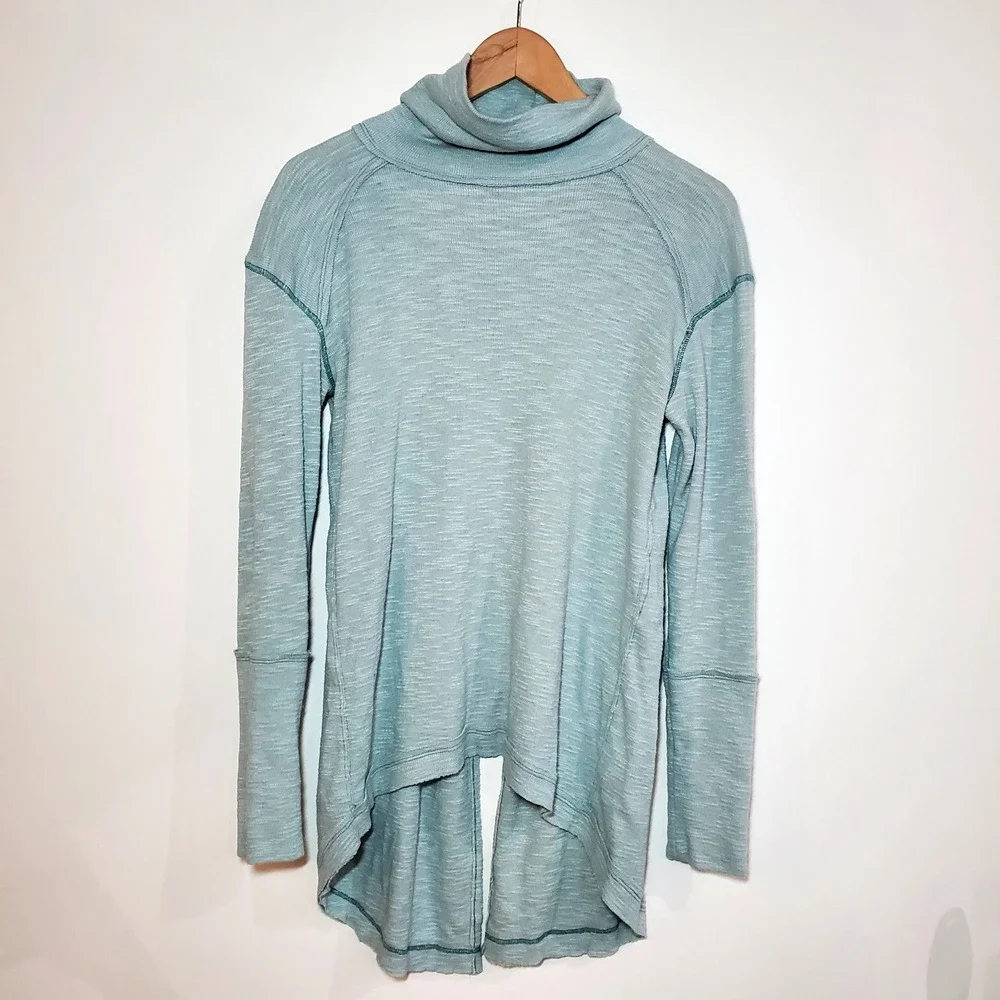 Free People We The Free Tara Split Back Turtleneck Sweater Size Small, Green